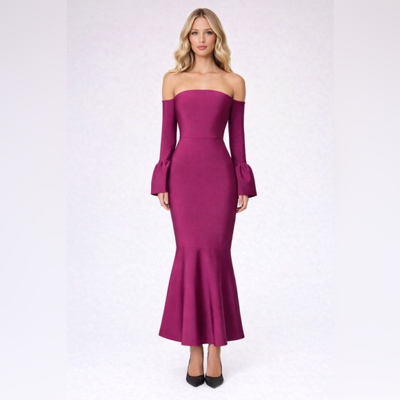 NWT ElliattElla Off-Shoulder Bell Sleeve Gown‎ in Wine Sz Small $230